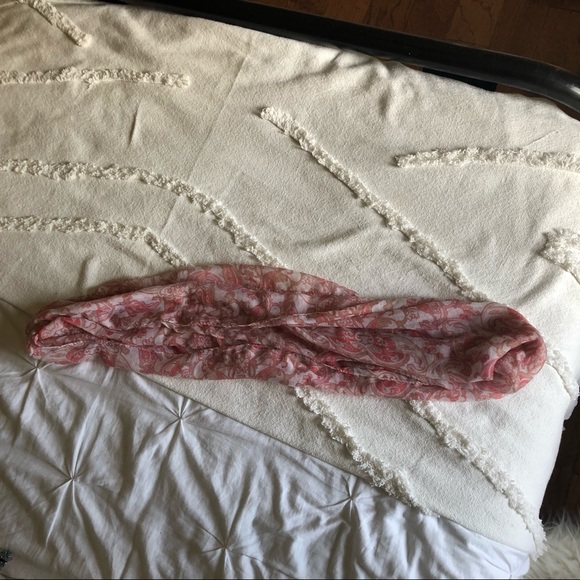 Pink scarf - Picture 2 of 2